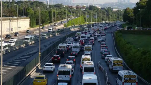 İstanbul'da okulların açılacağı 14 Eylül'de ders saatleri değişti: 10.00-15.00