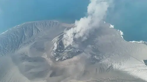 Anak Krakatau patlaması havayolunu vurdu: 150 bin yolcu mahsur, 712 uçuş iptal