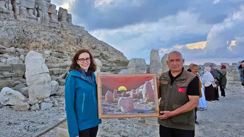 Nemrut Dağı'nın zirvesinde 34 yıllık vefa: Büyükelçi Anderson'a unutulmaz hediye