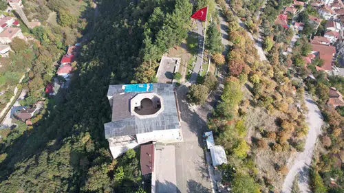 Tarihe meydan okuyan 869 yıllık miras branda altında çürüyor