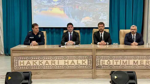 Hakkari'de okulların çehresi değişiyor: 619 personele kritik görev bilinci eğitimi