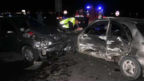 Aksaray'da akşam saatlerinde dehşet: Kavşaktaki çarpışma faciaya dönüştü