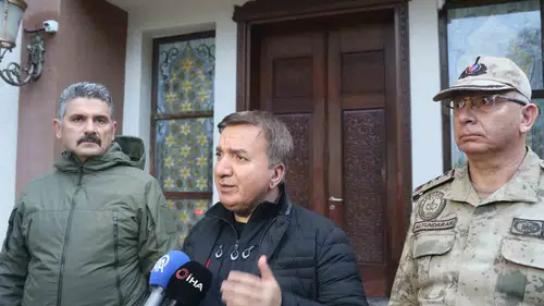 Erzincan-Erzurum yolunda ulaşım felç: Vali Aydoğdu'dan kritik uyarı geldi