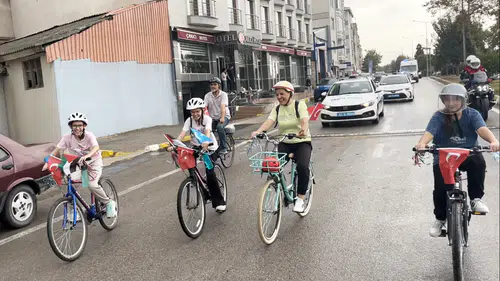 Uzunköprü'de vicdan nöbeti: İki kıta için aynı anda pedal çevirdiler