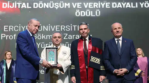 Erciyes Üniversitesi'nin Dijital Hamlesine Cumhurbaşkanlığı Külliyesi'nden Büyük Onur