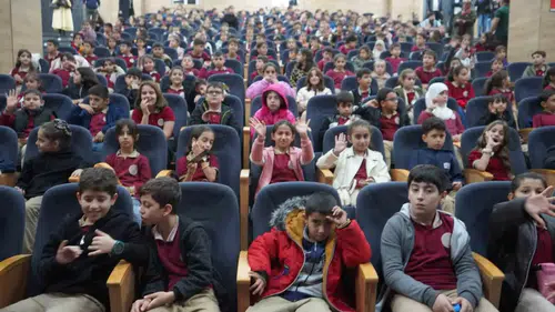 Şırnaklı minikler sahnede hem eğlendi hem de tasarrufu öğrendi