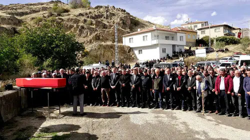 Veda vakti: Şemdinli'nin genç polisinden geriye 15 aylık bir yuva kaldı