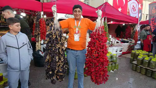 Kilis'te Biber Festivali'nde beklenmedik diyalog: Festival acı ama ben tatlıyım