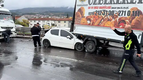 Kütahya kara yolunda yangın paniği zincirleme kazaya dönüştü