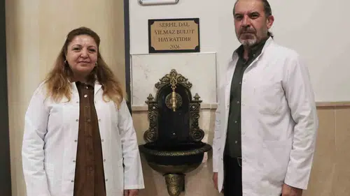 Sivas'ta okul koridorunda şaşırtan uygulama: Modern eğitimle geleneksel hayrat buluştu