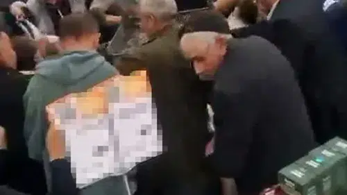 Iğdır'da balık tezgahında 40 TL'lik fırsat izdihamı: Vatandaşlar birbirini ezdi