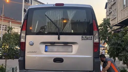 Uzunköprü'de şüpheli araç takibi: 14 kişi sınır dışı yolunda yakalandı