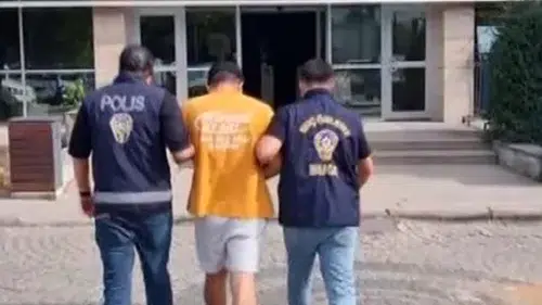 Buca'da suç dosyaları kabarık iki firari polisin takibinden kaçamadı