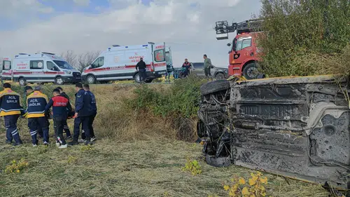Gölbaşı yolunda korkunç kaza: Taksi şarampole uçtu