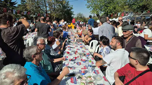 Geçmişin izleri Semetli'de birleşti: Mübadil torunları aynı sofrada buluştu