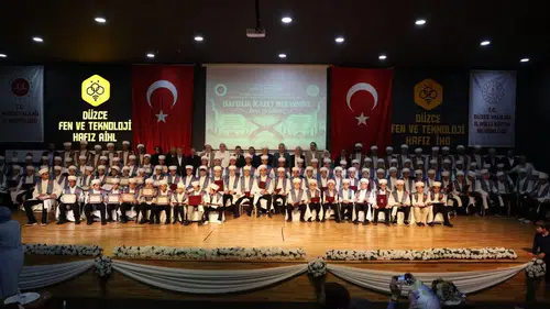 Düzce'de 108 Genç Hafızlık Tacını Taktı: Kur'an'ın Işığında Yeni Bir Nesil Yükseliyor