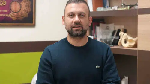 Eklemlerinizdeki sızı sadece yaşlılık belirtisi olmayabilir: Uzmanından kritik uyarı