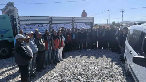 İscehisar'da toprak bereketlenecek: Çiftçiye tohum desteği eli uzandı