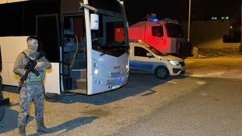 Müzik kavgası mahalleyi savaş alanına çevirdi: Adıyaman'da tansiyon düşmüyor