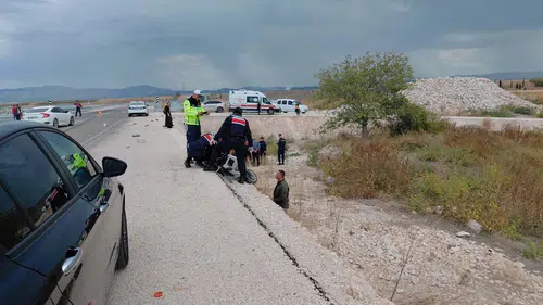 Manisa'da acı kaza: Domates yüklü kamyonun çarptığı bisiklet sürücüsü hayatını kaybetti