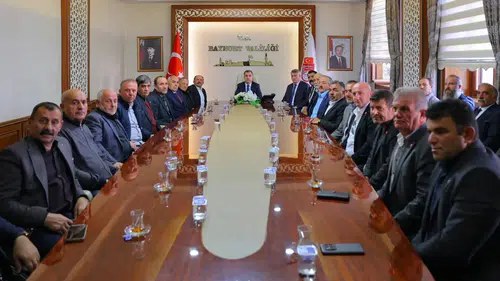 Bayburt'ta Muhtarlar Günü Buluşması: Yerel Yönetimin Temel Taşları Valilikte Ağırladı