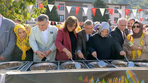 Sinop'un bereketli toprakları Erfelek'te kestane şöleniyle taçlandı