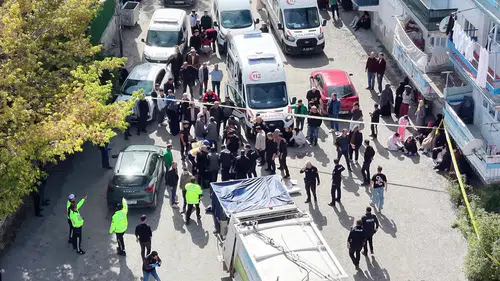 Erzurum'da yürek yakan kaza: Çöp kamyonunun çarptığı kadın hayatını kaybetti