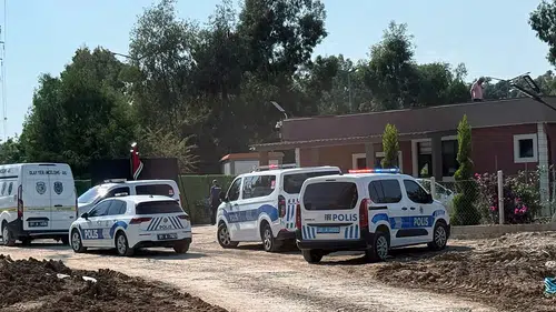 Adana'da güpegündüz dehşet: İnşaat ofisine kurşun yağdırdı