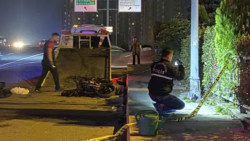 Küçükçekmece'de motosikletli genç için acı son: Güvenlik kamerası o anları kaydetti