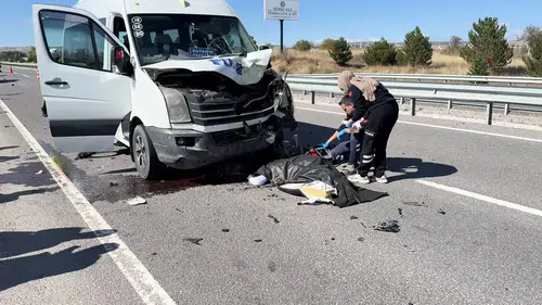 Kütahya'da motosikletli genç için acı son: Emniyet şeridindeki kaza can aldı