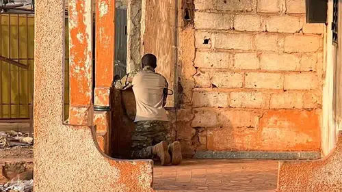 Mali'de şafak vakti dehşet: Başkent Bamako'da savunma hattı yarıldı