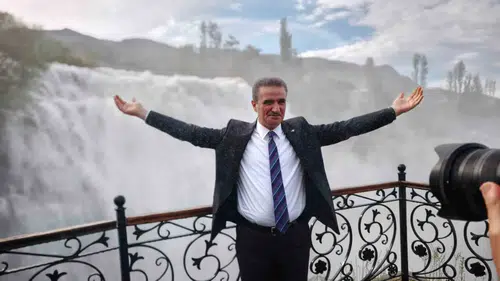 Erzurum’un doğa harikası Tortum Şelalesi baharla birlikte coştu