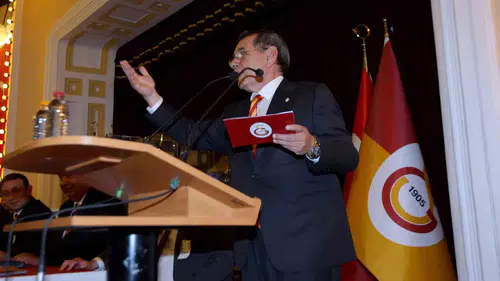 Galatasaray sandığa gitti Dursun Özbek güven tazeledi