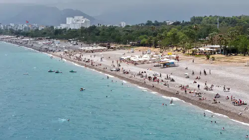 Antalya sahillerinde yaz mesaisi başladı
