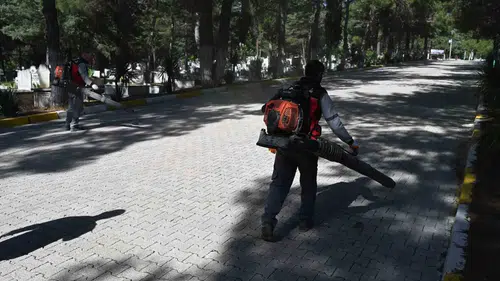 Isparta mezarlıkları bayram ziyaretlerine özel olarak düzenleniyor