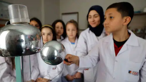 Başiskele’de özel yetenekli çocuklar üniversite kampüsünde geleceğe hazırlanıyor