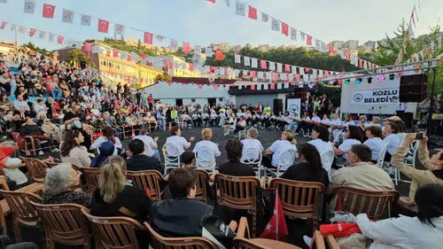 Kozlu’da kadınlar darbukayla stres atıyor