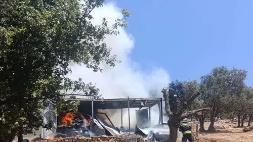 Bodrumda bir yaşam alanı alevlere teslim oldu