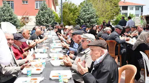 Beylikova halkı bereketli bir sezon için meydanda buluştu
