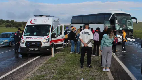 Aksaray yolunda tur otobüsü devrildi
