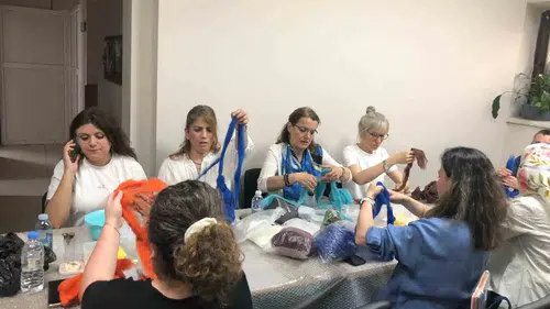 Balıkesirli öğretmenler keçeyi sanata dönüştürüyor