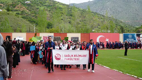 Gümüşhane Üniversitesi mezunları diplomalarına kavuştu