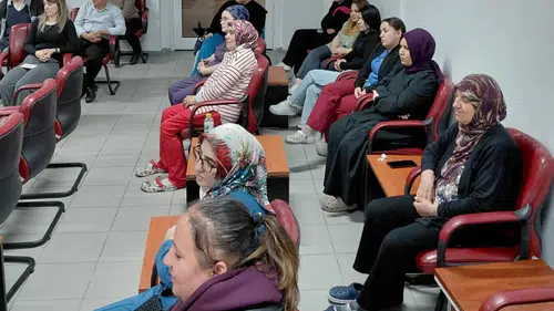 Huzurevi çalışanlarına bağımlılıkla mücadele eğitimi verildi