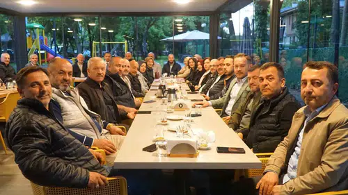 AK Parti Düzce teşkilatı toplantı için özel bir mekan seçti
