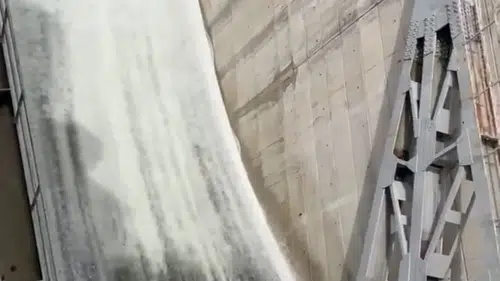 Bolu Mengen'de baraj kapakları açıldı