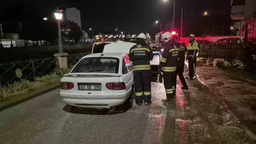 Eskişehir’de akaryakıt istasyonu yakınında otomobil alevlere teslim oldu