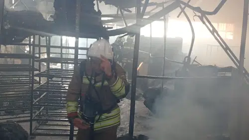 Hatay Küçük Sanayi Sitesi'ndeki iş yeri yangını korkuttu