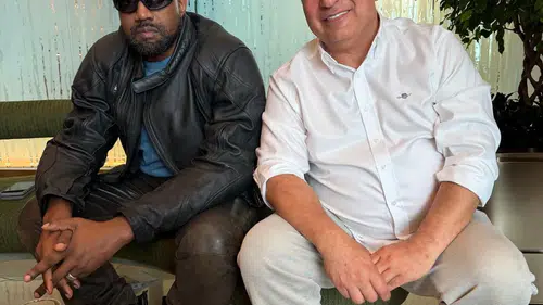 Kanye West dev konser için İstanbul'a ayak bastı