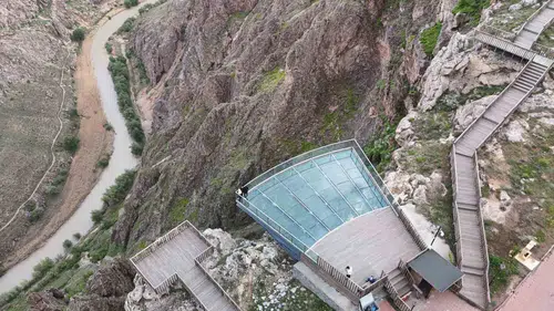 Sivas Divriği’deki 243 metrelik cam teras adrenalin tutkunlarını çağırıyor