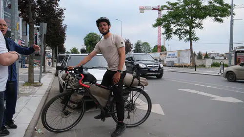İtalya'dan Japonya'ya pedal çeviren gezginin durağı Düzce oldu